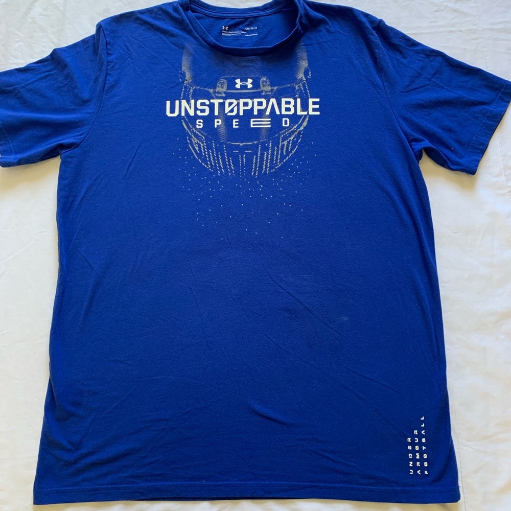 UA football T-shirt sz L